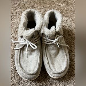 hey dudes women slip on shoe